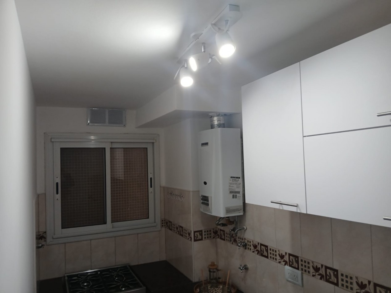 IMPECABLE DTO 2 AMBIENTES CON BALCON AL FRENTE EN VENTA ZONA ALDREY