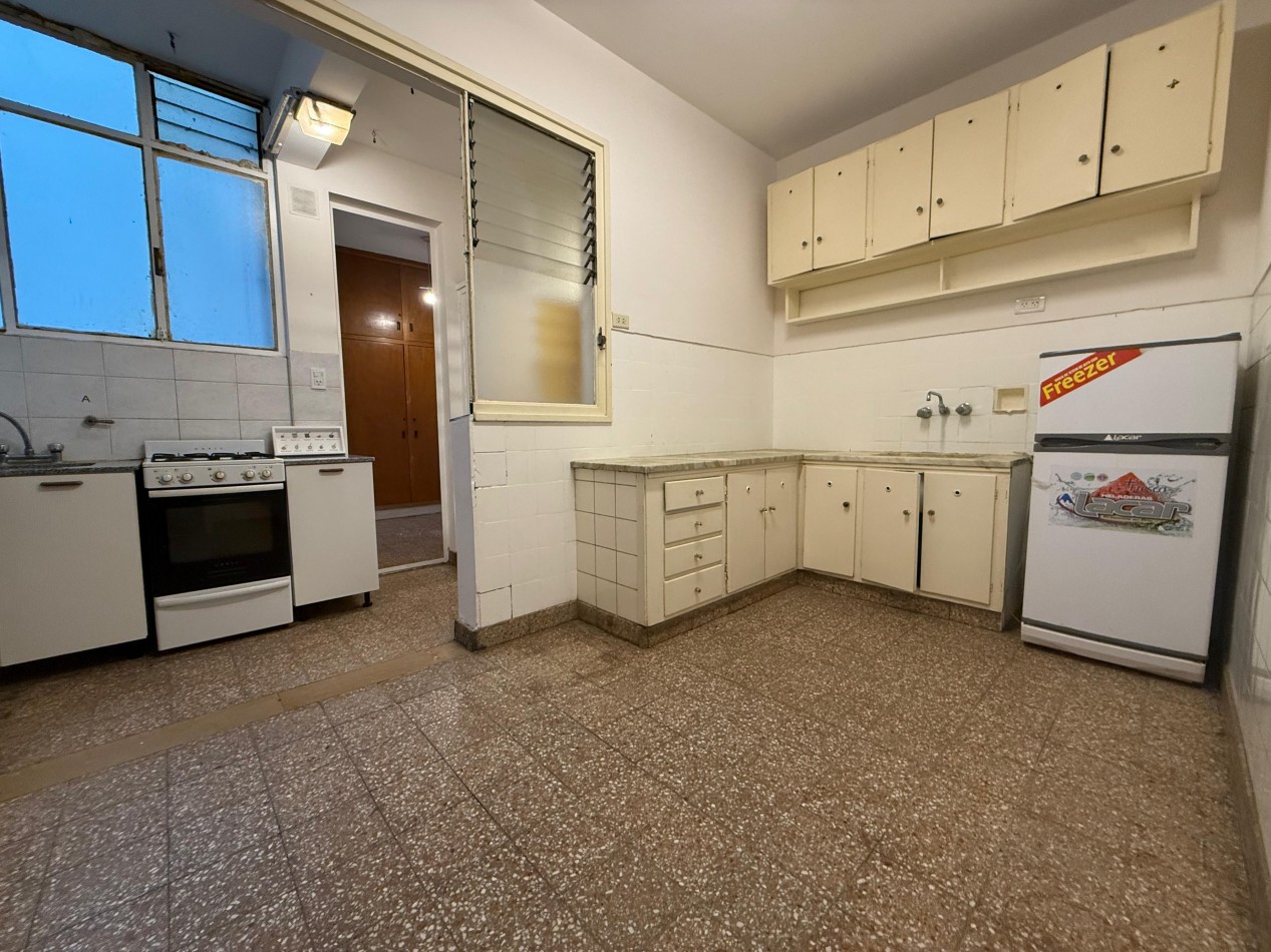 DEPTO 3 AMB C DEP CFTE ORIGINAL  EDIFICIO DE ESTILO Y CAT CENTRO