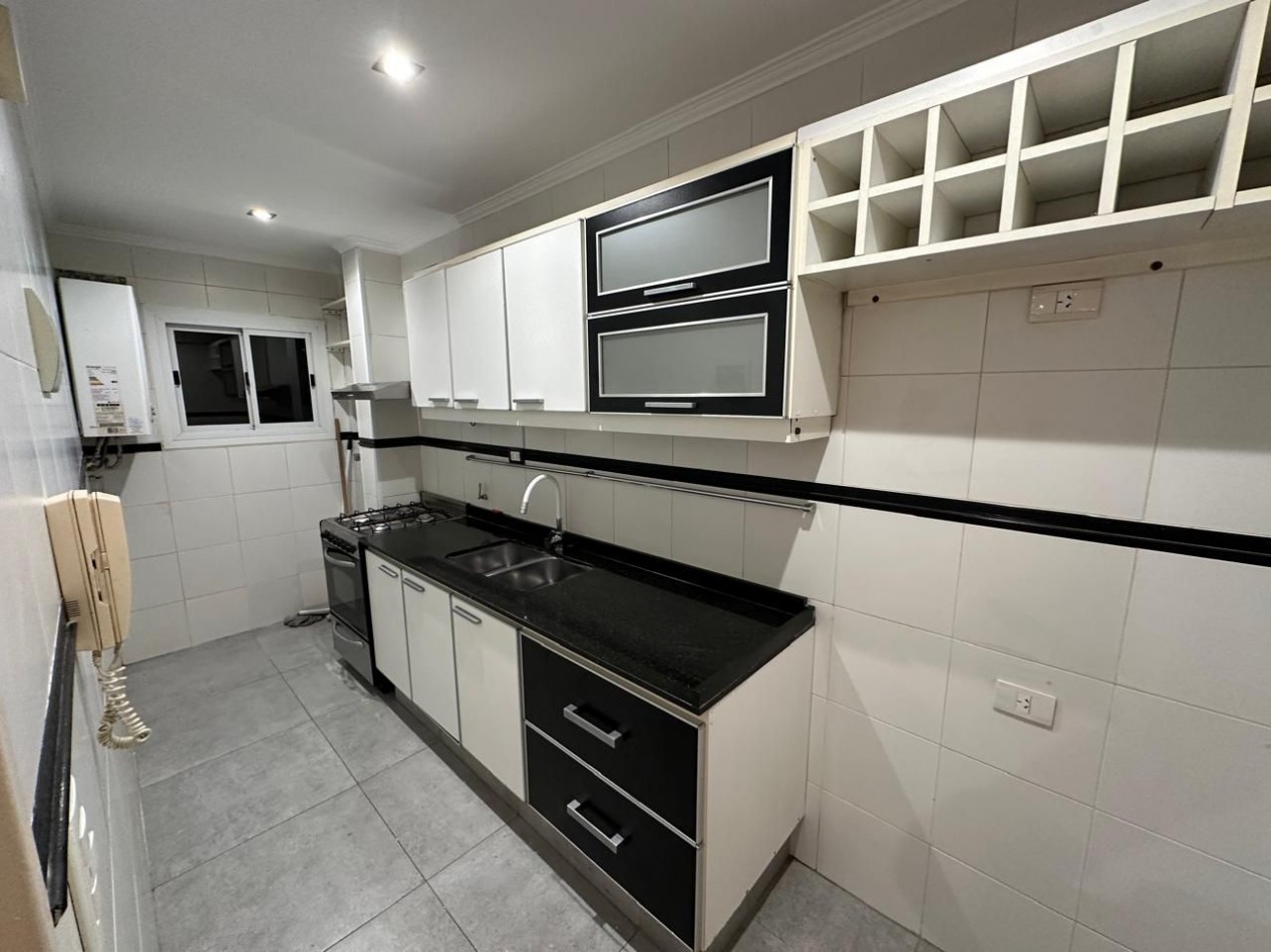 VENTA DEPTO 3 AMB A LA CALLE C BALCON Y COCHERA PLAZA MITRE 