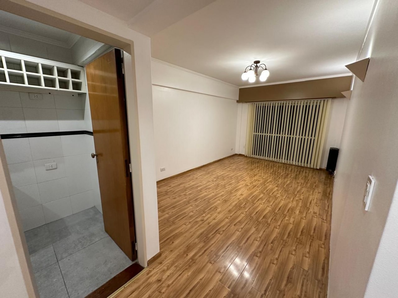 VENTA DEPTO 3 AMB A LA CALLE C BALCON Y COCHERA PLAZA MITRE 