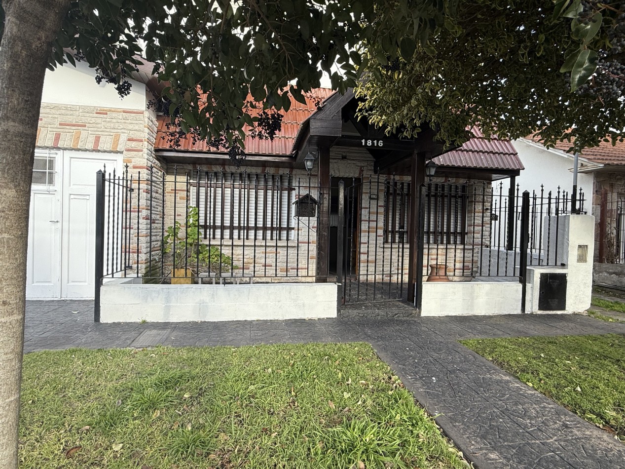 ALQUILER 24 MESES CASA 4 AMB CON GARAGE PATIO Y PARRILLA. PUNTA MOGOTES