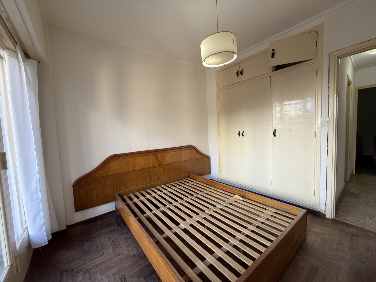 VENTA DTO 3 AMB CON DEPENDENCIA AL FRENTE C/BALCON ORIGINAL . MICROCENTRO