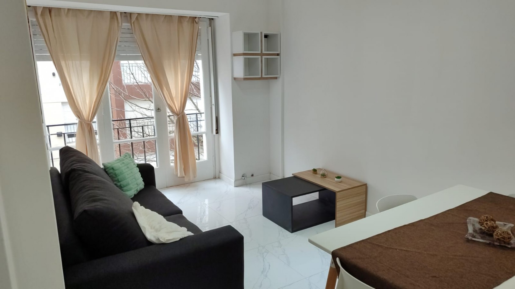 VENTA DEPTO 2 AMB AL FTE C BALCON FRANCES AMOBLADO CENTRO