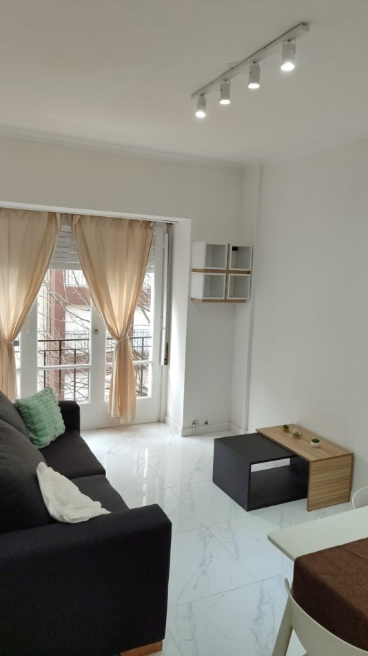 VENTA DEPTO 2 AMB AL FTE C BALCON FRANCES AMOBLADO CENTRO