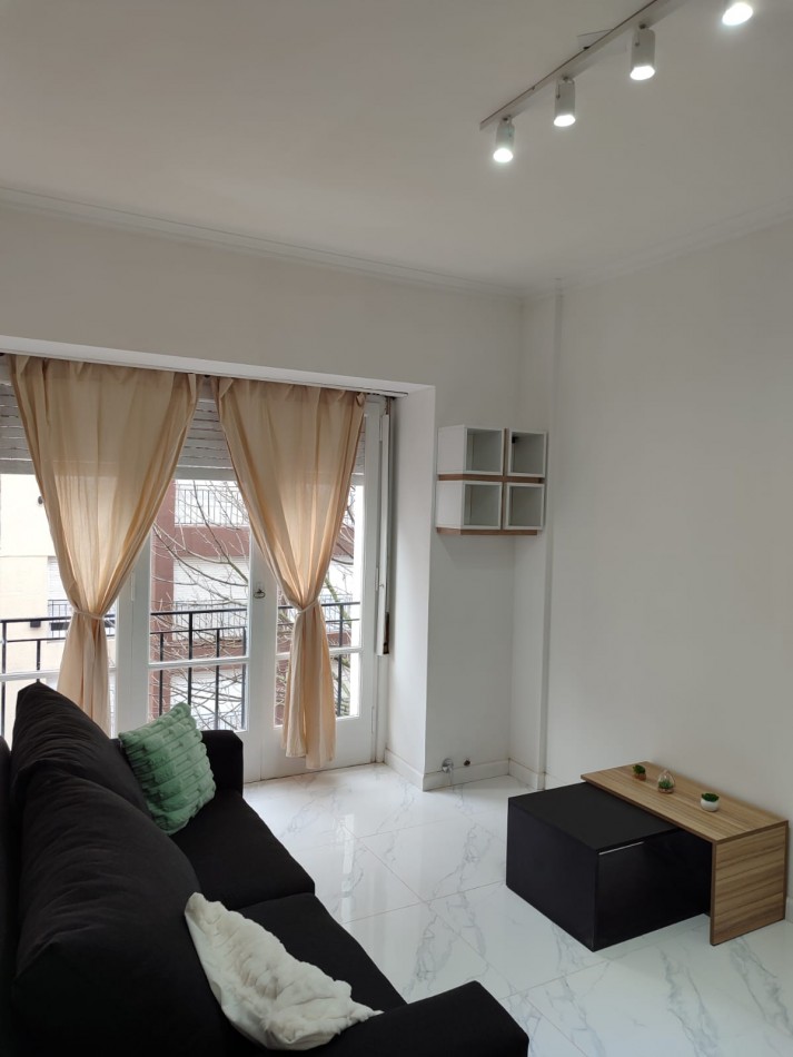 VENTA DEPTO 2 AMB AL FTE C BALCON FRANCES AMOBLADO CENTRO