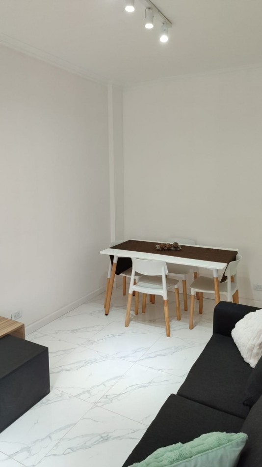 VENTA DEPTO 2 AMB AL FTE C BALCON FRANCES AMOBLADO CENTRO