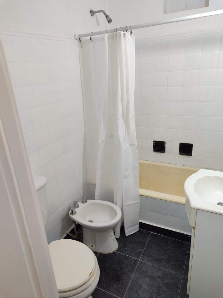 VENTA DEPTO 2 AMB AL FTE C BALCON FRANCES AMOBLADO CENTRO