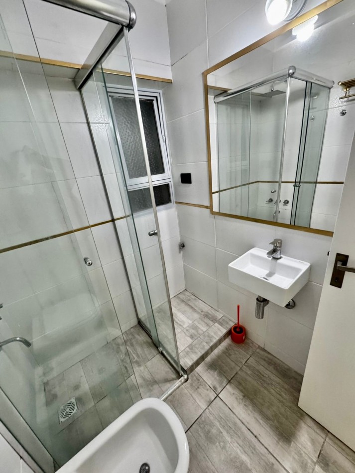 VENTA MONOAMBIENTE RECICLADO CON BALCON-PLAZA COLON