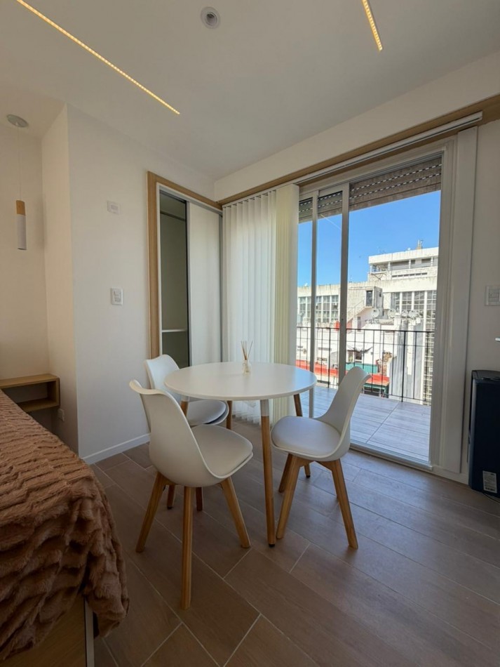 ()VENTA DEPTO 1 AMBIENTE CON BALCON TERRAZA- PLAZA COLON