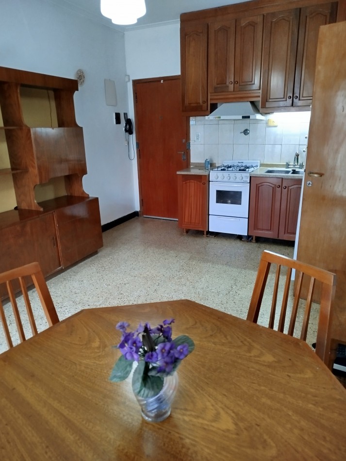 VENTA DEPARTAMENTO 2 AMB AL FRENTE CON BALCON CHAUVIN 