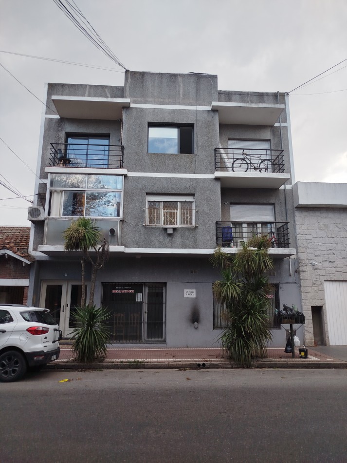 VENTA DEPARTAMENTO 2 AMB AL FRENTE CON BALCON CHAUVIN 