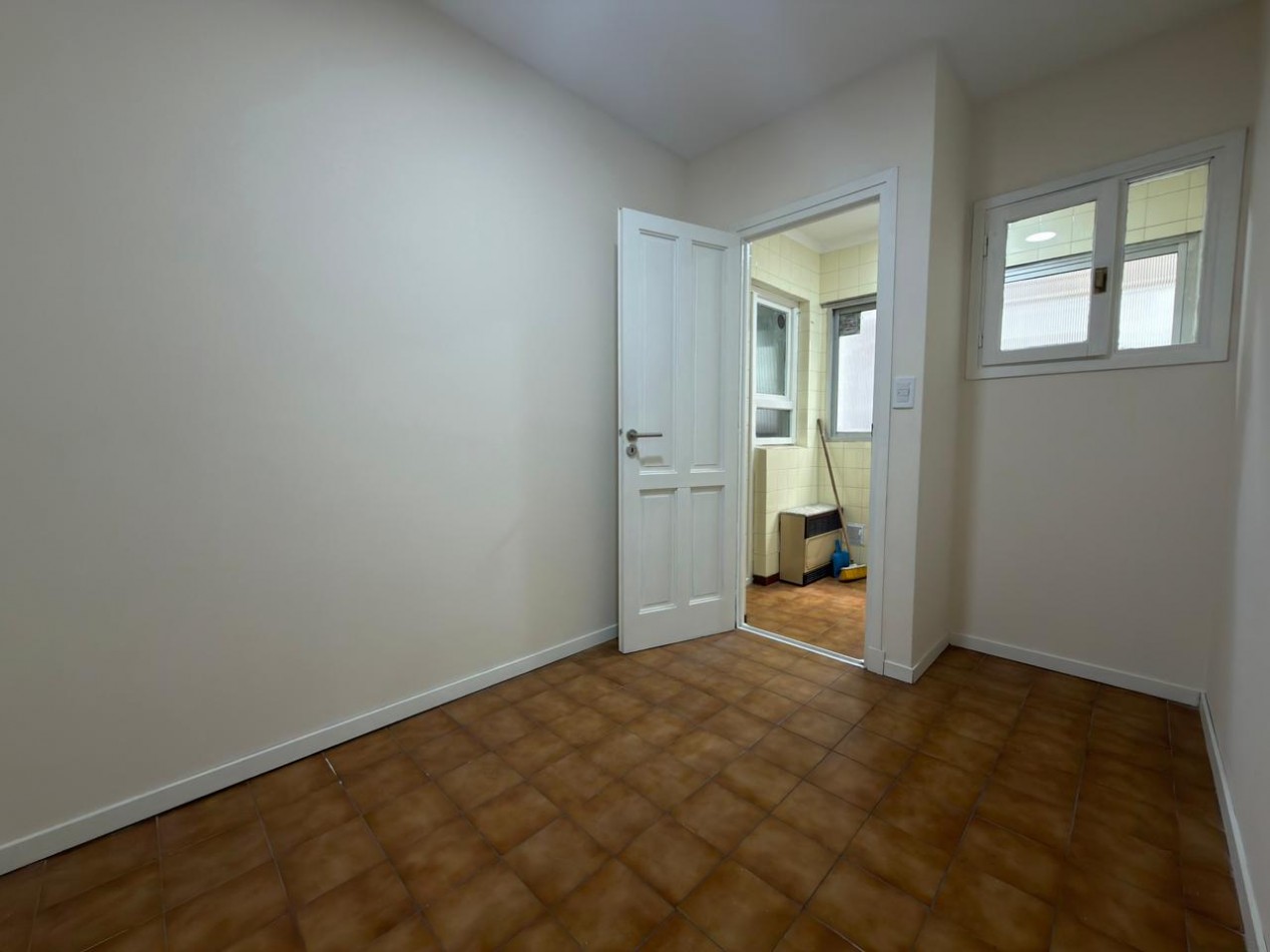VENTA DEPARTAMENTO 2 AMBIENTES CON DEPENDENCIA Y BALCON