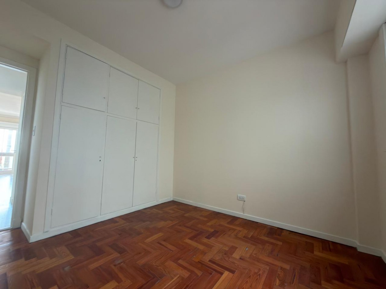VENTA DEPARTAMENTO 2 AMBIENTES CON DEPENDENCIA Y BALCON