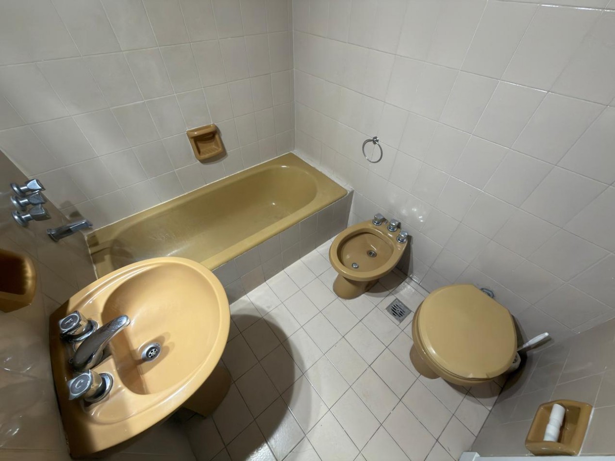 VENTA DEPARTAMENTO 2 AMBIENTES CON DEPENDENCIA Y BALCON