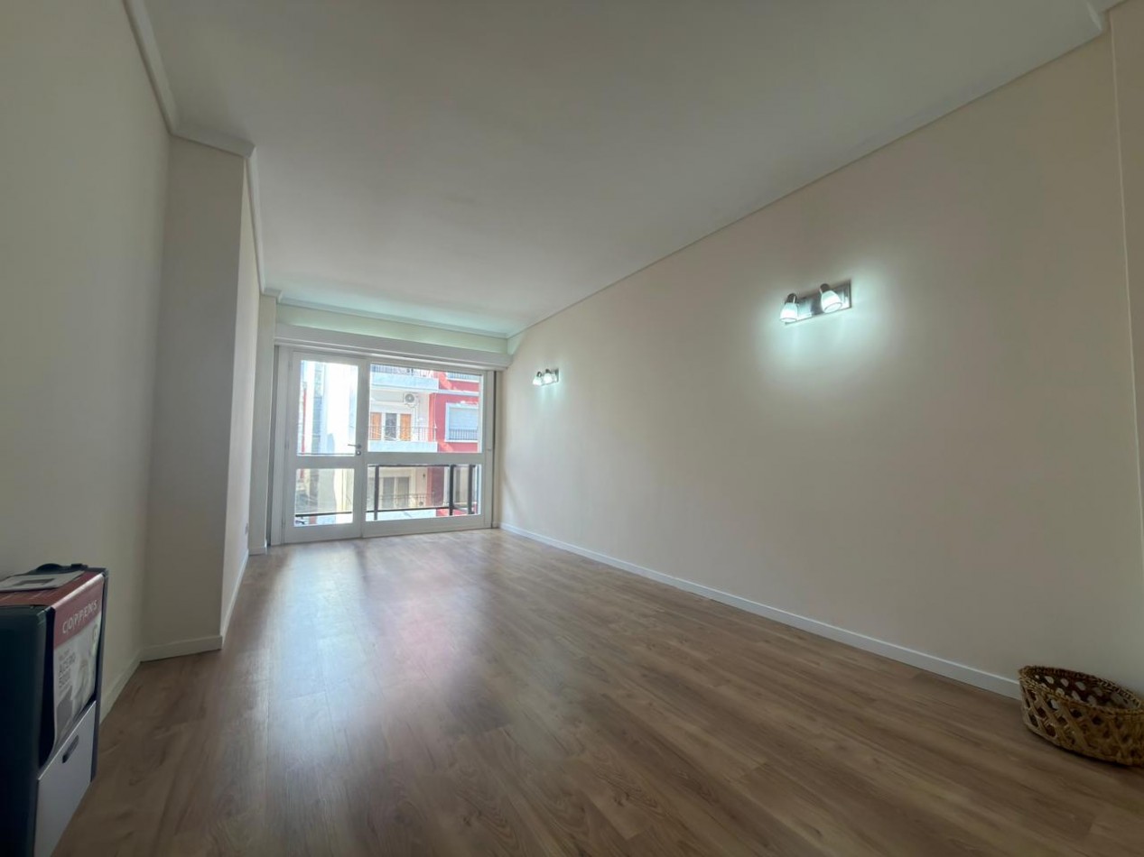 VENTA DEPARTAMENTO 2 AMBIENTES CON DEPENDENCIA Y BALCON