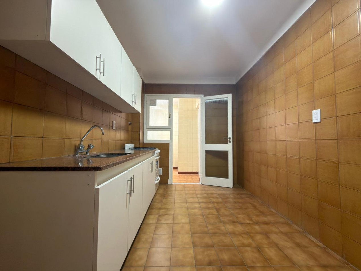 VENTA DEPARTAMENTO 2 AMBIENTES CON DEPENDENCIA Y BALCON