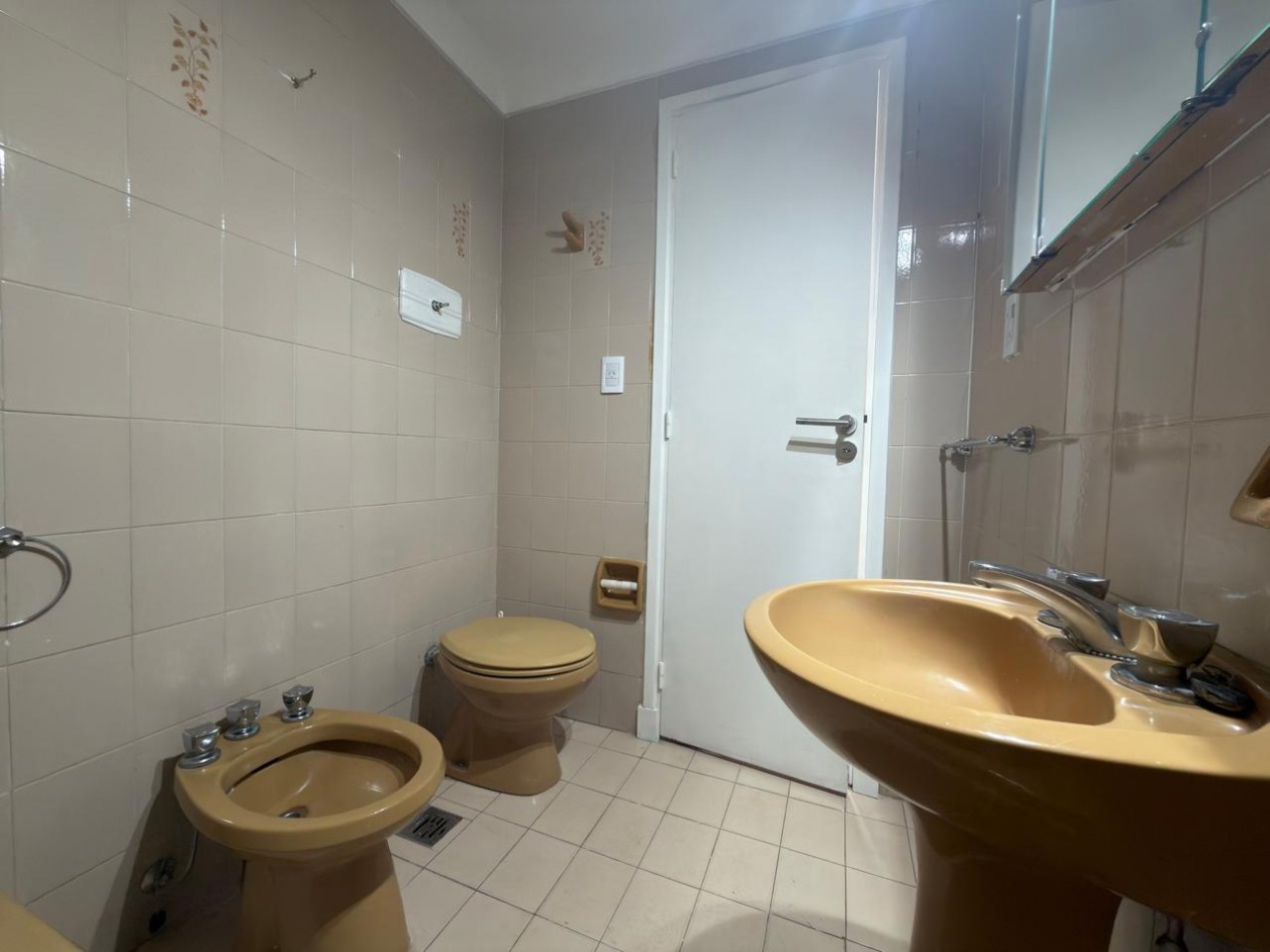 VENTA DEPARTAMENTO 2 AMBIENTES CON DEPENDENCIA Y BALCON