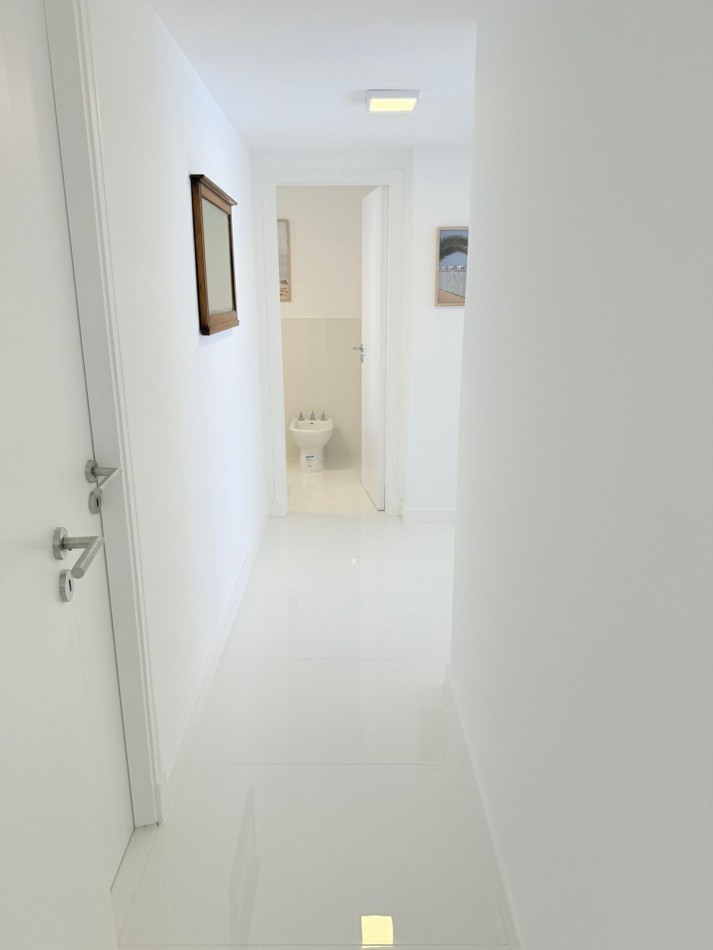 ()VENTA DEPARTAMENTO TOTALMENTE RECICLADO 3 AMB CON DEPENDECIA Y  BALCON  PUNTA IGLESIA