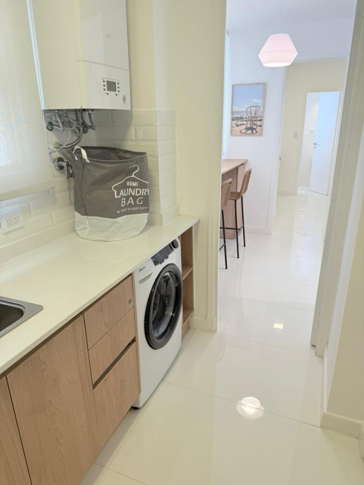 ()VENTA DEPARTAMENTO TOTALMENTE RECICLADO 3 AMB CON DEPENDECIA Y  BALCON  PUNTA IGLESIA