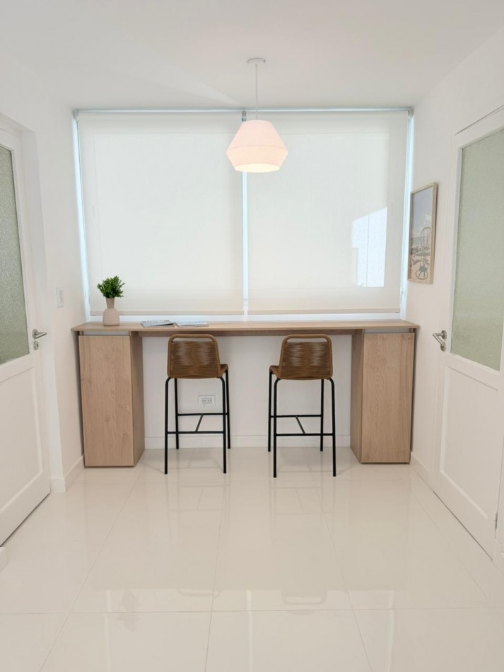 ()VENTA DEPARTAMENTO TOTALMENTE RECICLADO 3 AMB CON DEPENDECIA Y  BALCON  PUNTA IGLESIA