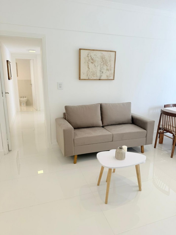 ()VENTA DEPARTAMENTO TOTALMENTE RECICLADO 3 AMB CON DEPENDECIA Y  BALCON  PUNTA IGLESIA