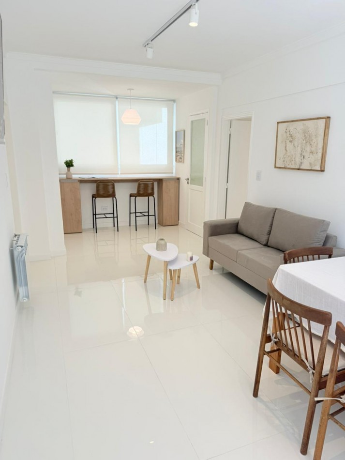 ()VENTA DEPARTAMENTO TOTALMENTE RECICLADO 3 AMB CON DEPENDECIA Y  BALCON  PUNTA IGLESIA