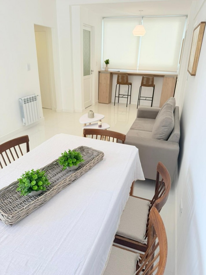 ()VENTA DEPARTAMENTO TOTALMENTE RECICLADO 3 AMB CON DEPENDECIA Y  BALCON  PUNTA IGLESIA