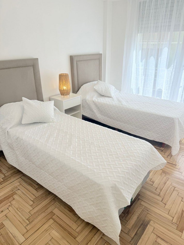 ()VENTA DEPARTAMENTO TOTALMENTE RECICLADO 3 AMB CON DEPENDECIA Y  BALCON  PUNTA IGLESIA