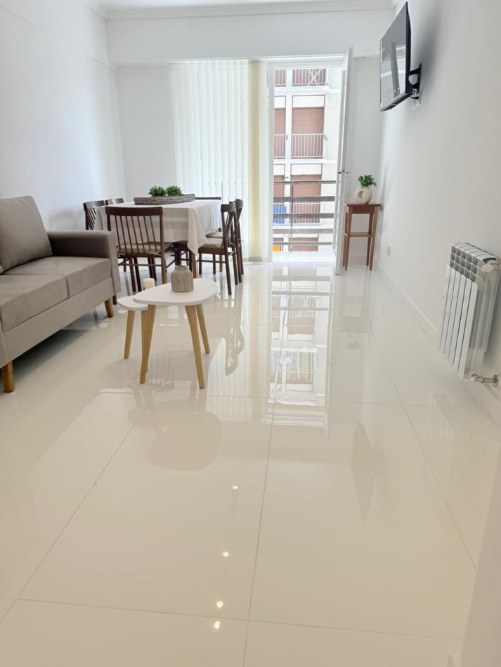 ()VENTA DEPARTAMENTO TOTALMENTE RECICLADO 3 AMB CON DEPENDECIA Y  BALCON  PUNTA IGLESIA