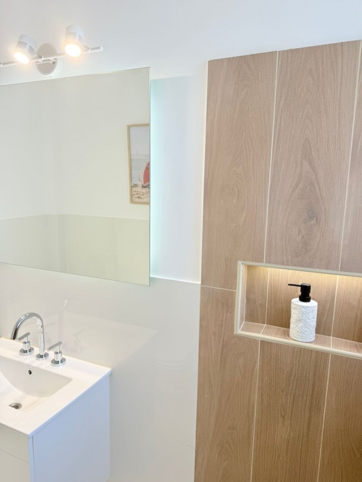 ()VENTA DEPARTAMENTO TOTALMENTE RECICLADO 3 AMB CON DEPENDECIA Y  BALCON  PUNTA IGLESIA