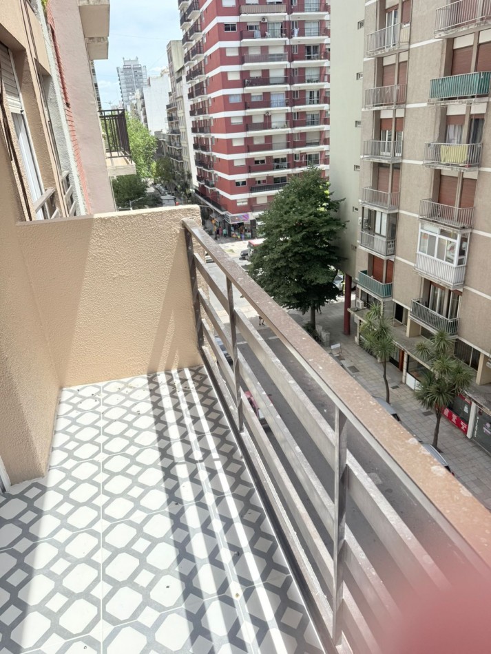 ()VENTA DEPARTAMENTO TOTALMENTE RECICLADO 3 AMB CON DEPENDECIA Y  BALCON  PUNTA IGLESIA