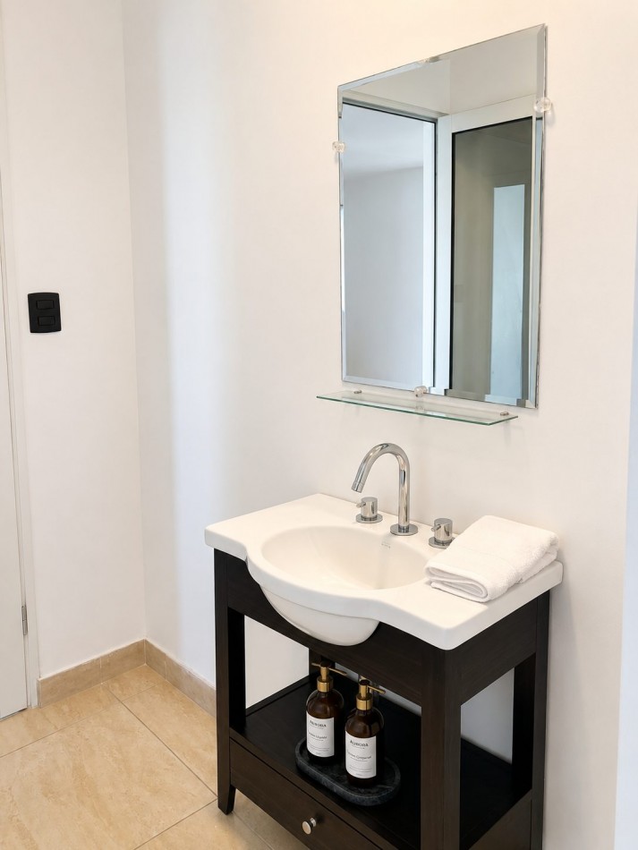 EN VENTA EXCLUSIVA CASA DE DISEÑO C/ PISCINA Y SOTANO ACUSTICO EN RUMENCO FINANCIAMIENTO 