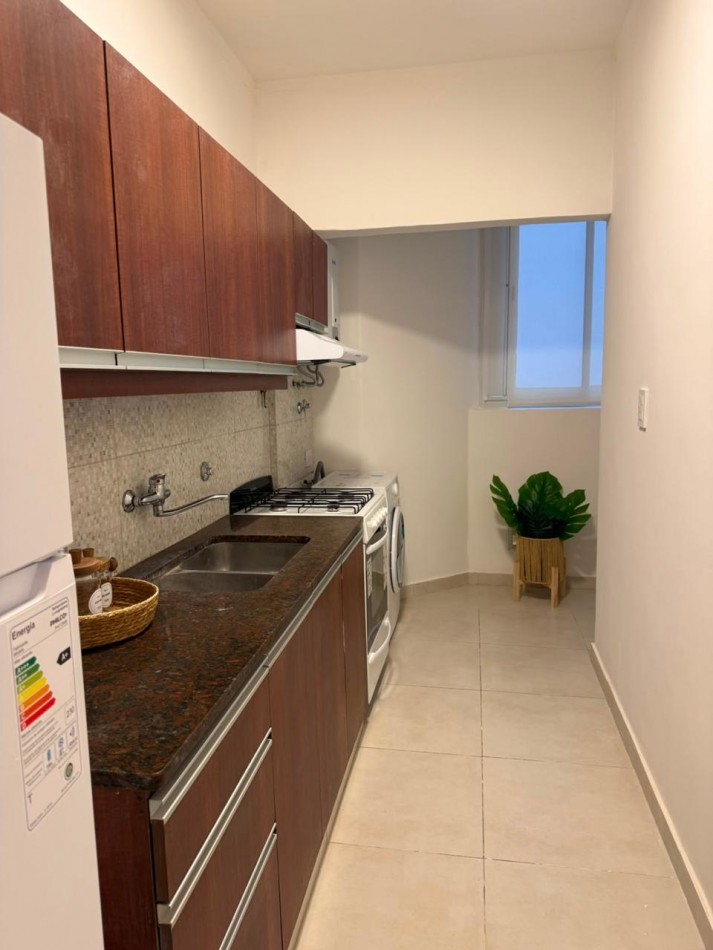 VENTA DEPTO 2 AMB CON BALCON A LA CALLE PLAZA COLON 