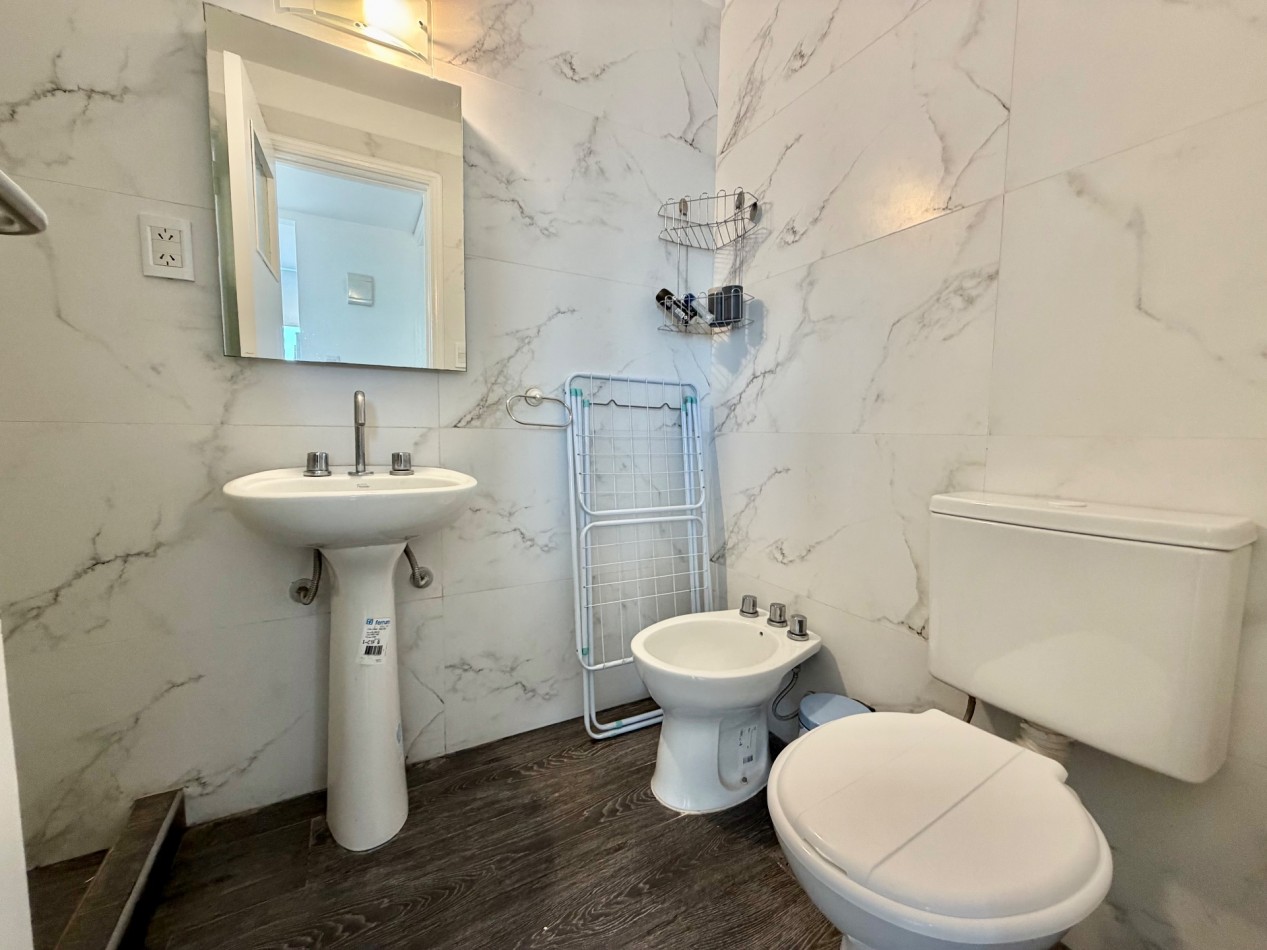 VENTA DEPTO 2 AMB A LA CALLE CON BALCON TERRAZA CENTRO