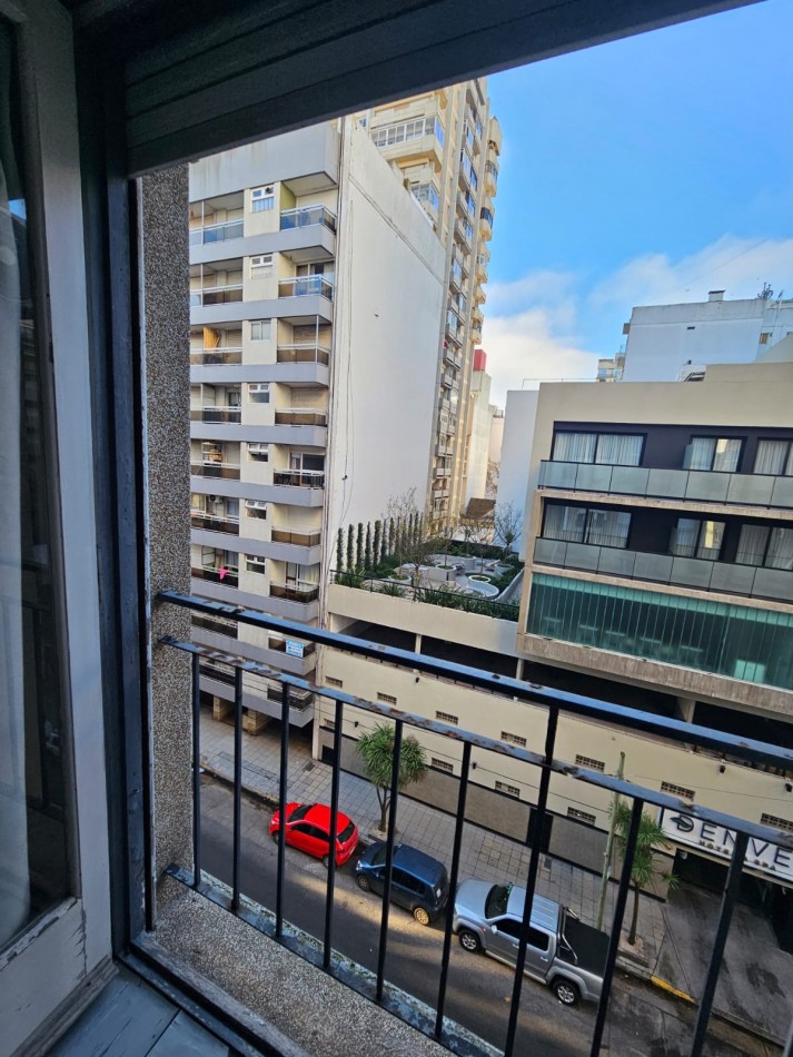 VENTA DEPTO MONOAMBIENTE EN ESTADO ORIGINAL A LA CALLE ALDREY