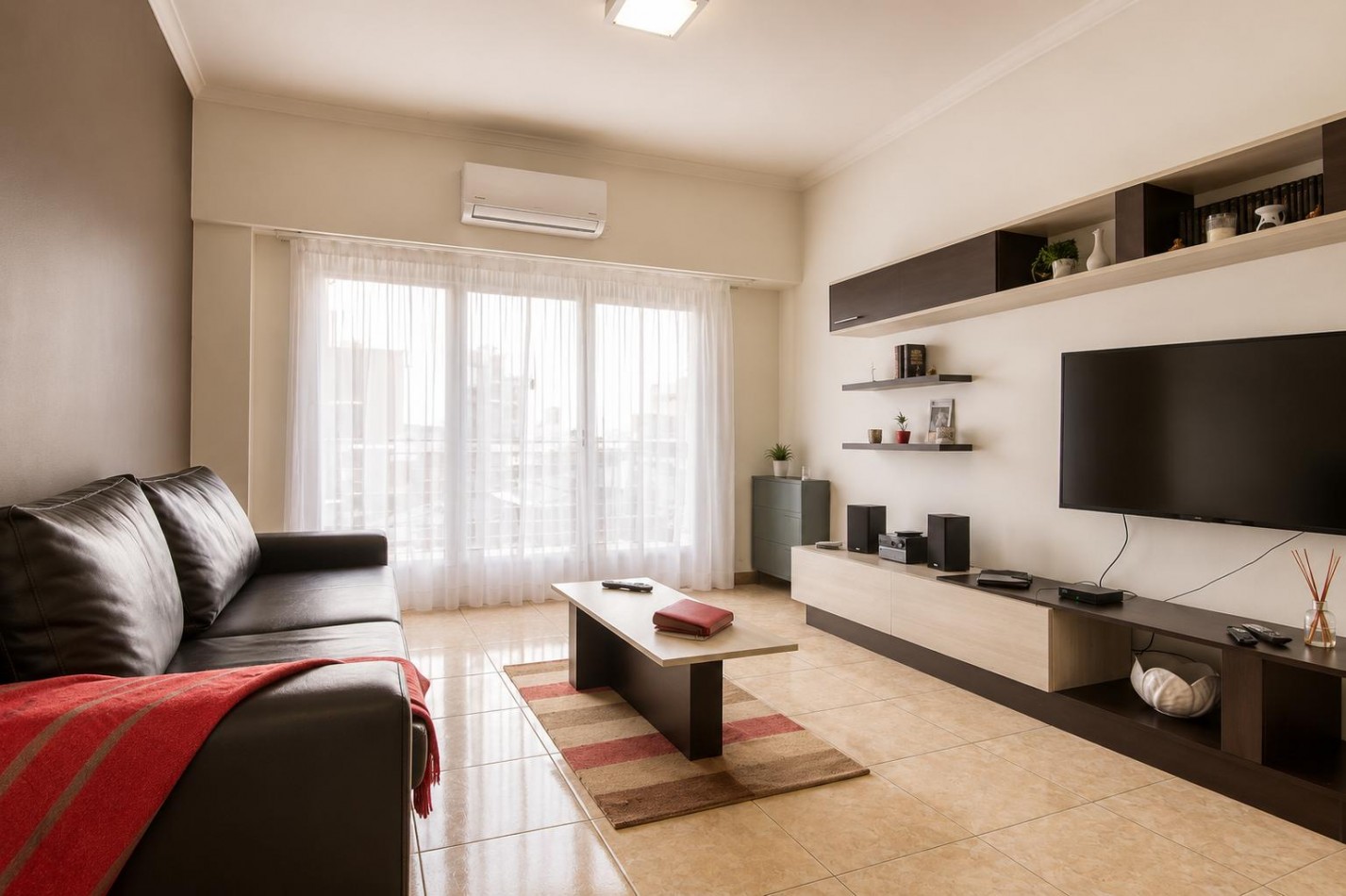 VENTA DEPTO 3 AMB AL FRENTE CON BALCON PLAZA COLON