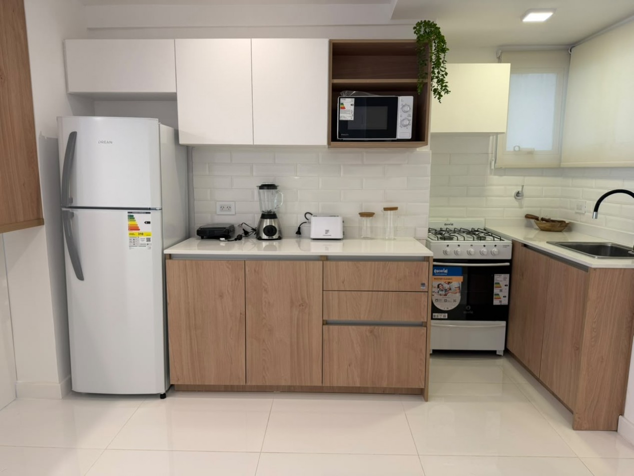 VENTA DEPTO 3 AMB RECICLADO CON BALCON A LA CALLE PLAZA COLON 