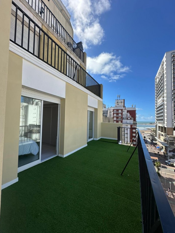 VENTA DEPTO 4 AMB CON BALCON TERRAZA Y VISTA LATERAL AL MAR CENTRO