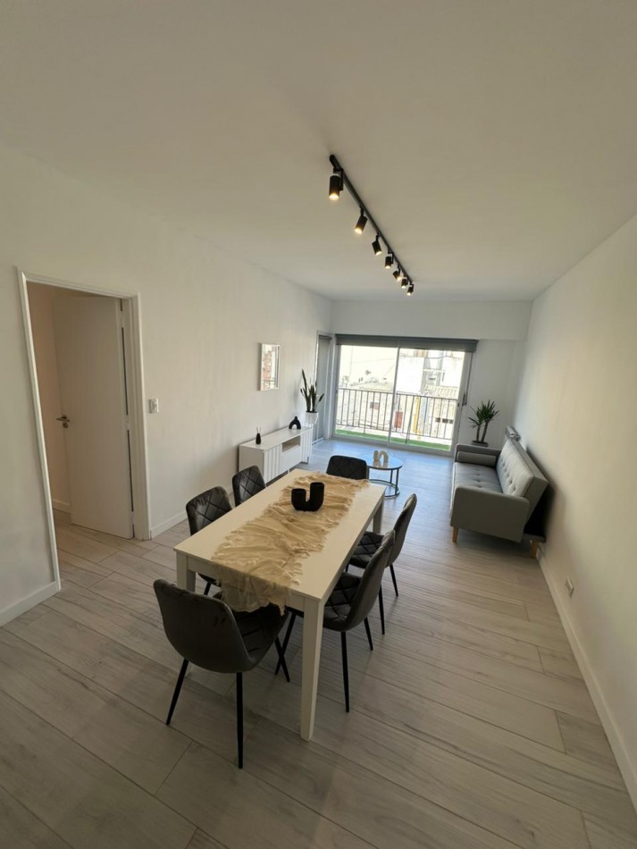 VENTA DEPTO 4 AMB CON BALCON TERRAZA Y VISTA LATERAL AL MAR CENTRO