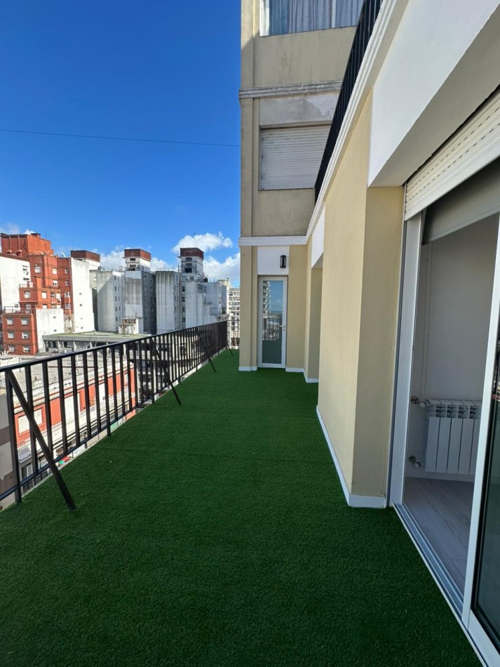 VENTA DEPTO 4 AMB CON BALCON TERRAZA Y VISTA LATERAL AL MAR CENTRO