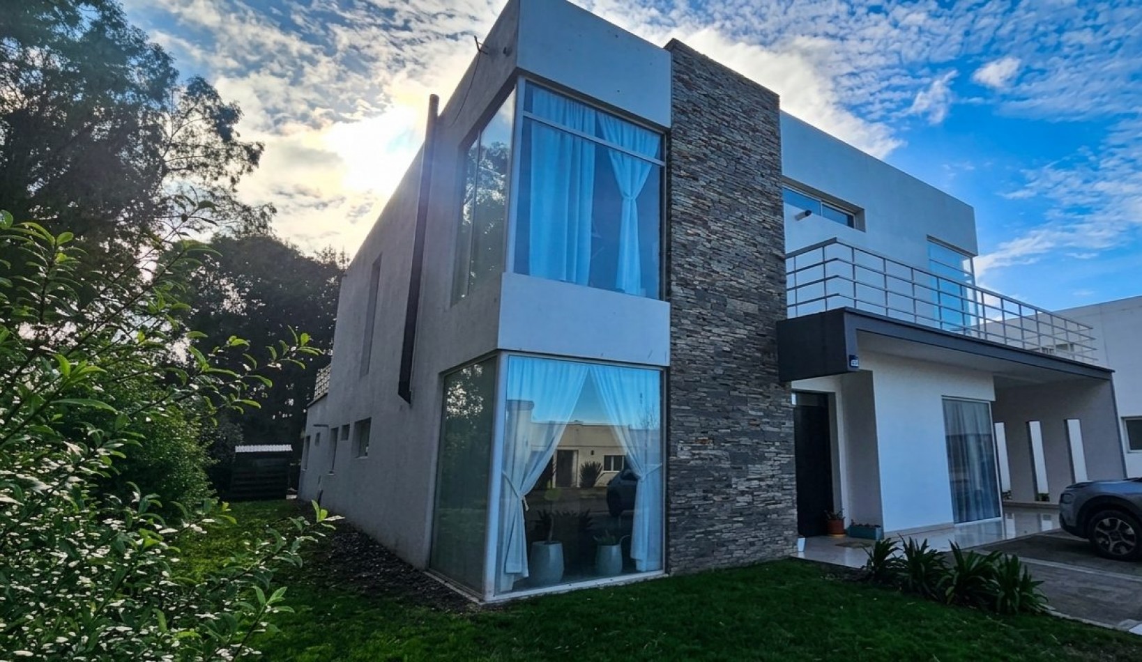 ALQUILER ESPECTACULAR RESIDENCIA EN RUMENCO CON PISCINA