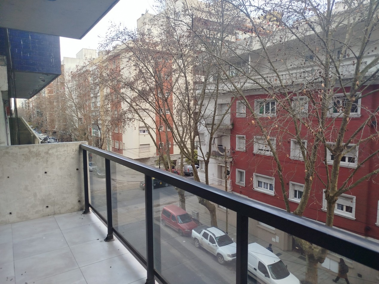 ALQUILER DEPTO 2 AMBIENTES AL FRENTE CON BALCON EN PLAZA MITRE