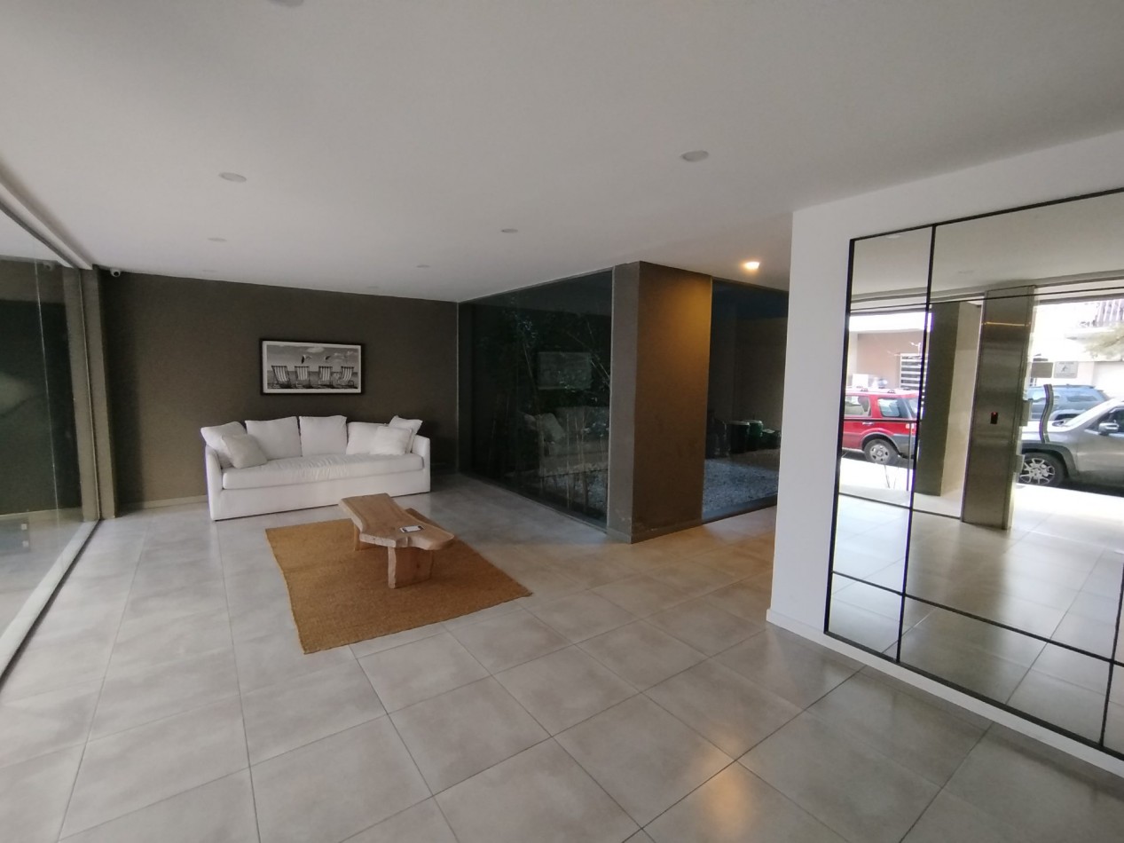 ALQUILER DEPTO 2 AMBIENTES AL FRENTE CON BALCON EN PLAZA MITRE