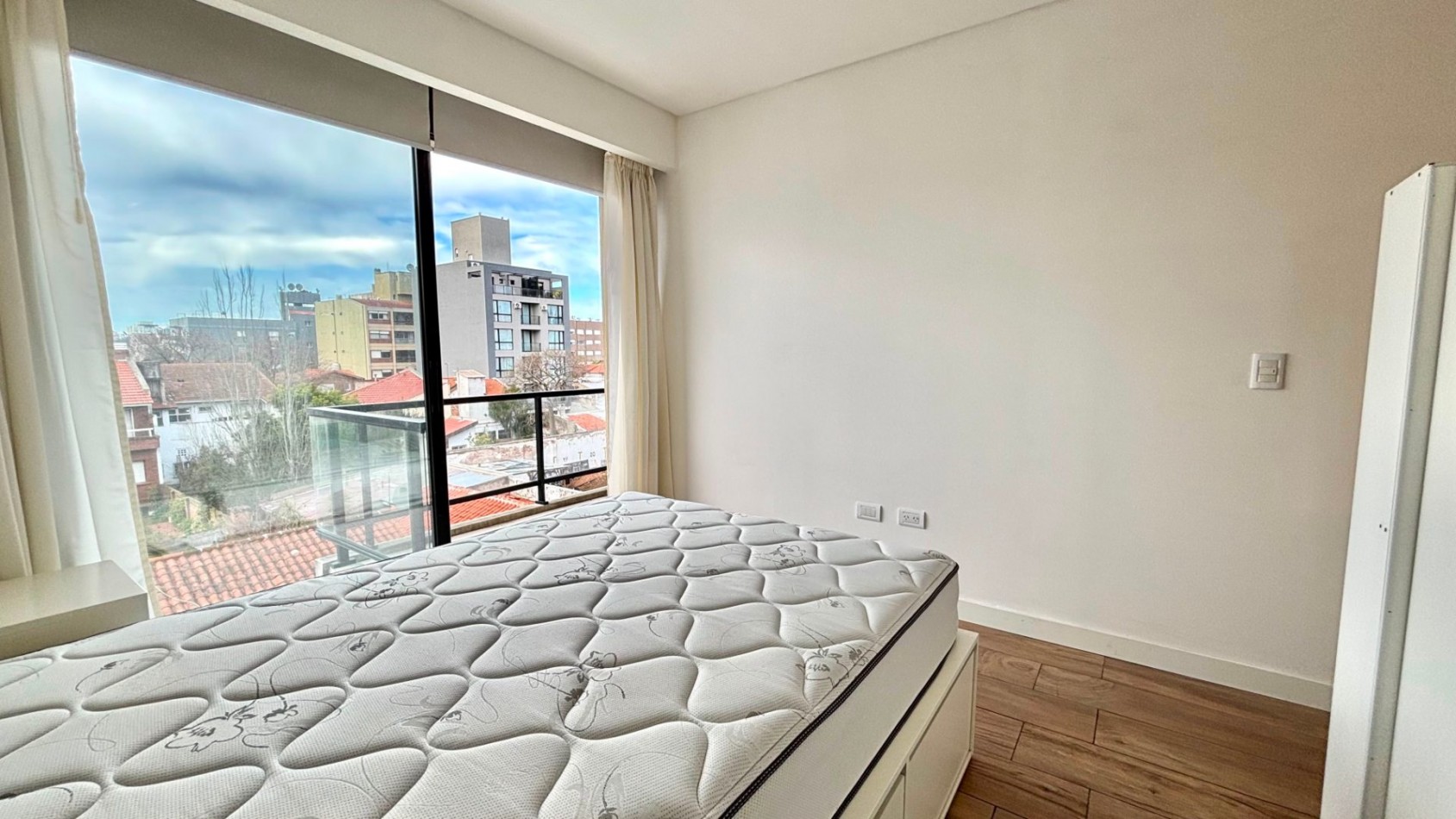 ALQUILER | DEPARTAMENTO 2 AMBIENTES CON COCHERA PRIVADA | BARRIO CHAUVIN