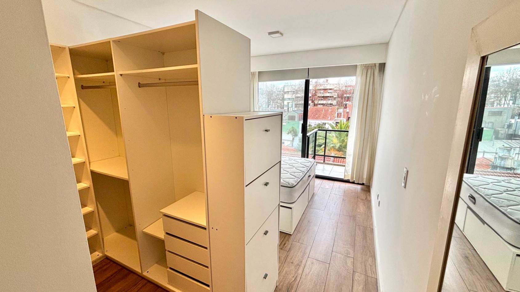 ALQUILER | DEPARTAMENTO 2 AMBIENTES CON COCHERA PRIVADA | BARRIO CHAUVIN