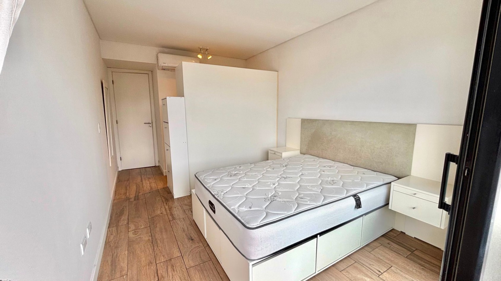 ALQUILER | DEPARTAMENTO 2 AMBIENTES CON COCHERA PRIVADA | BARRIO CHAUVIN