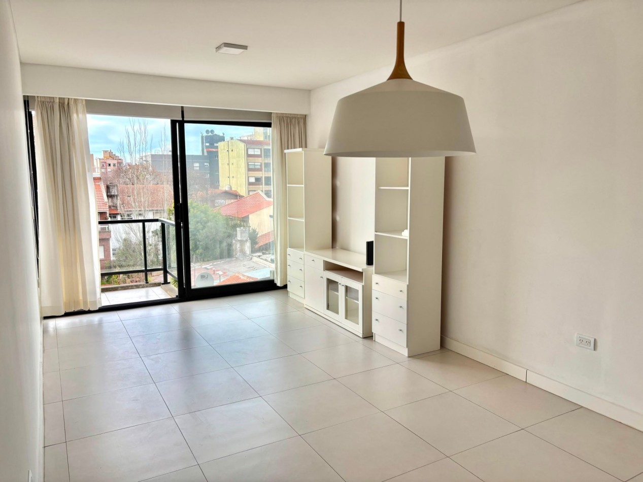 ALQUILER | DEPARTAMENTO 2 AMBIENTES CON COCHERA PRIVADA | BARRIO CHAUVIN