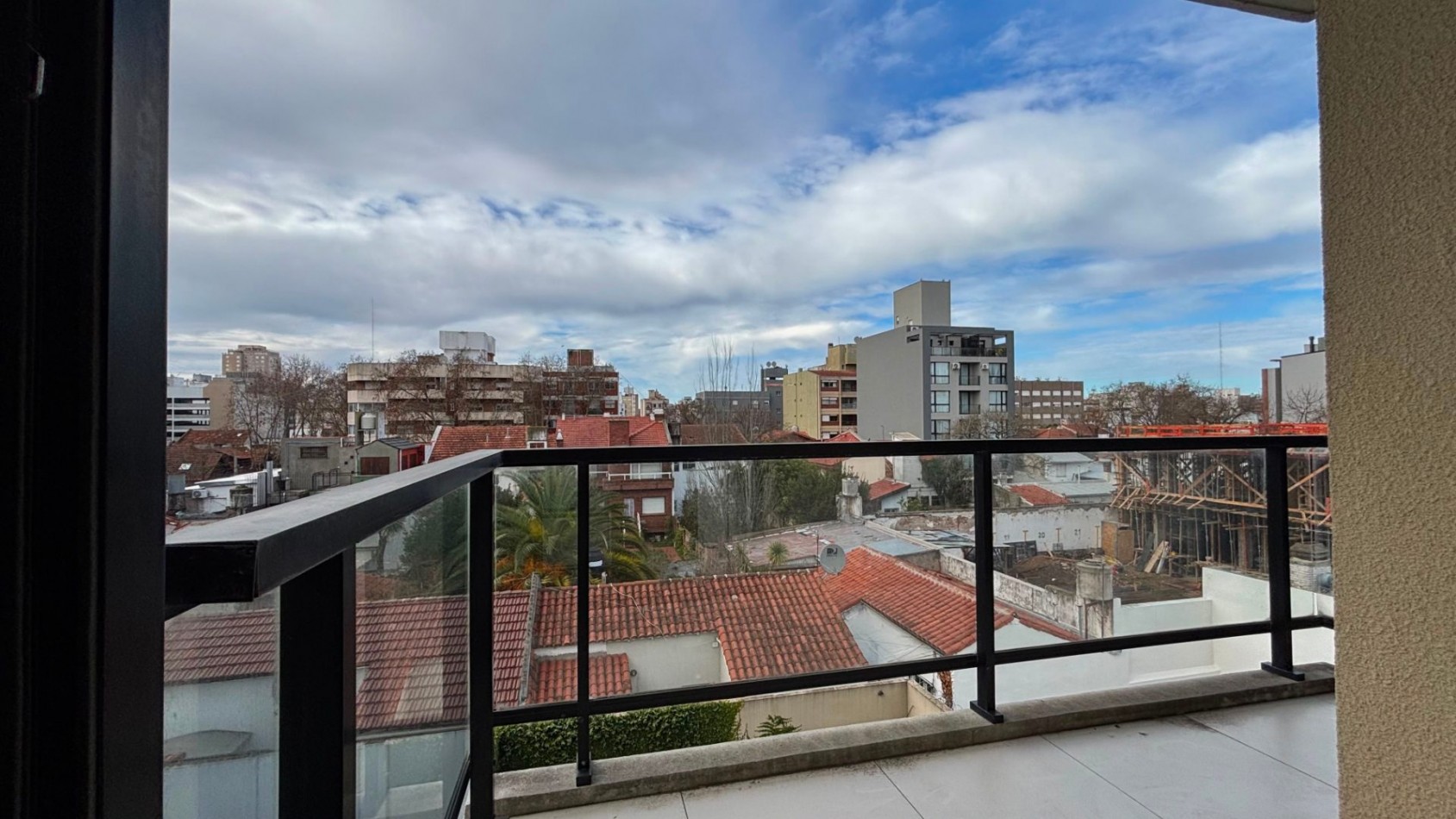 ALQUILER | DEPARTAMENTO 2 AMBIENTES CON COCHERA PRIVADA | BARRIO CHAUVIN