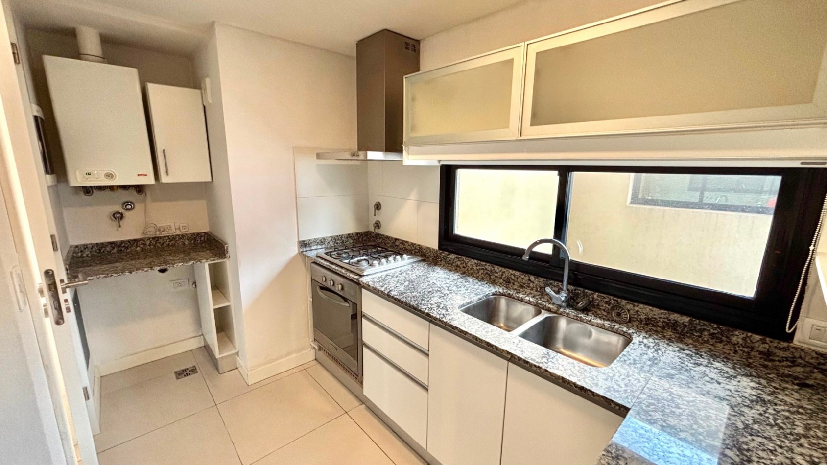 ALQUILER | DEPARTAMENTO 2 AMBIENTES CON COCHERA PRIVADA | BARRIO CHAUVIN