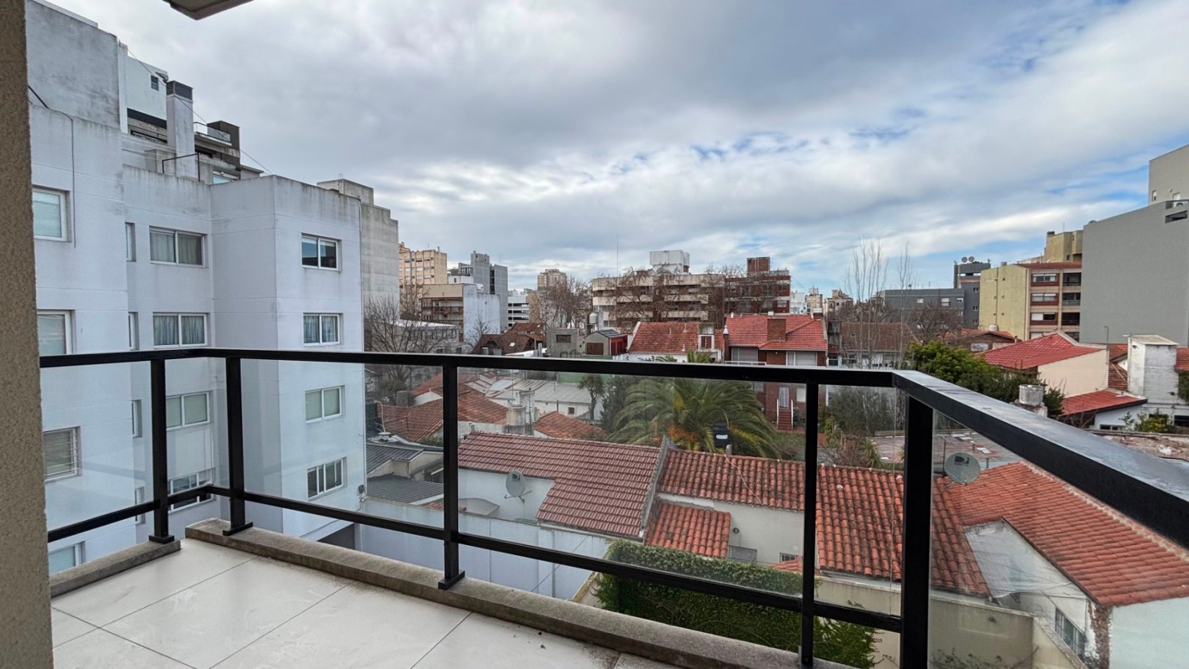 ALQUILER | DEPARTAMENTO 2 AMBIENTES CON COCHERA PRIVADA | BARRIO CHAUVIN